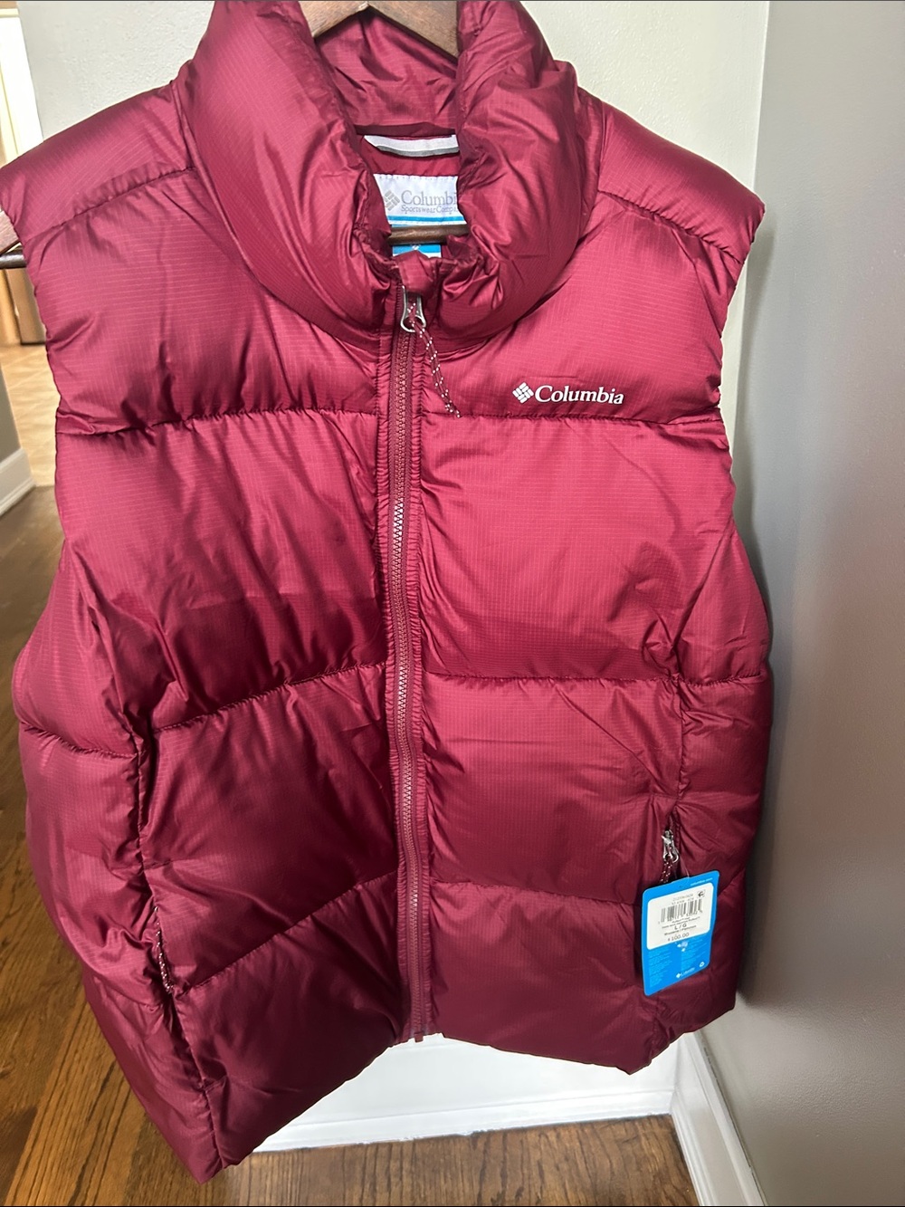 Columbia Women's Burgundy Quilted Puffer Vest size Large NWT